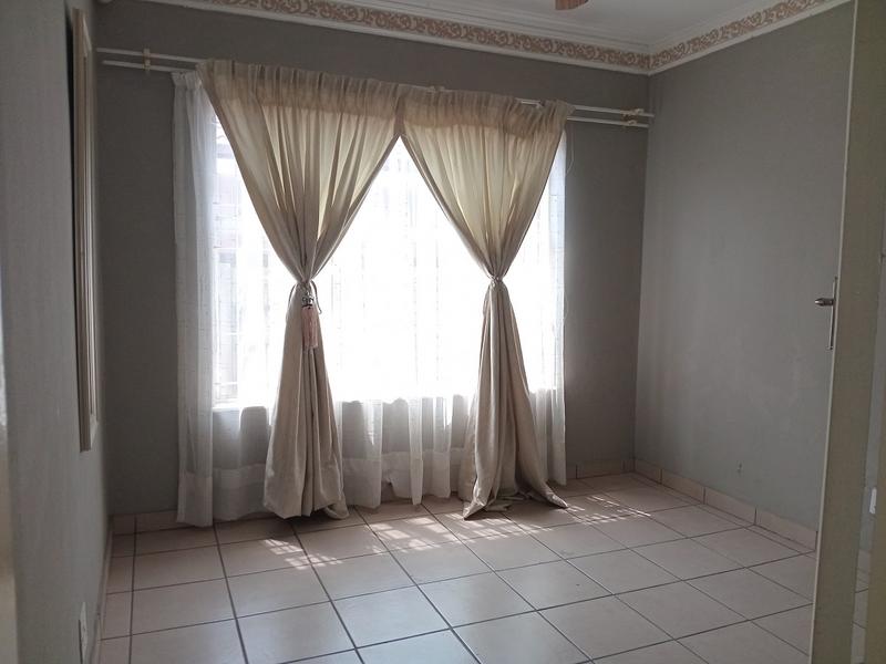 5 Bedroom Property for Sale in Vanderbijlpark SE 6 Gauteng