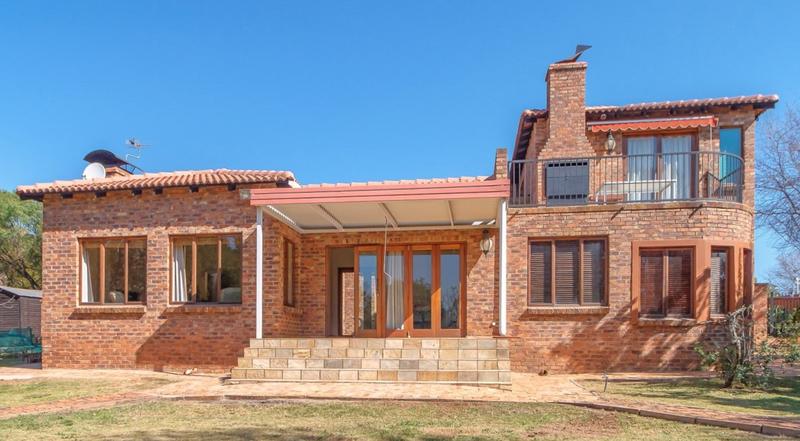 6 Bedroom Property for Sale in Ruimsig Gauteng