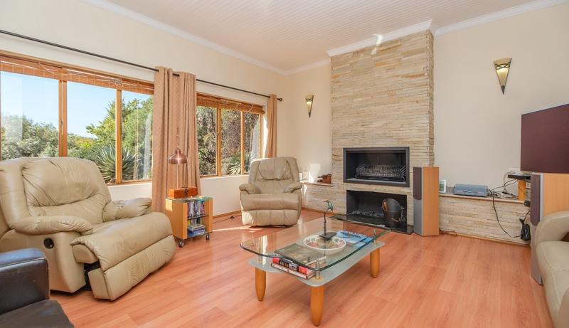 6 Bedroom Property for Sale in Ruimsig Gauteng