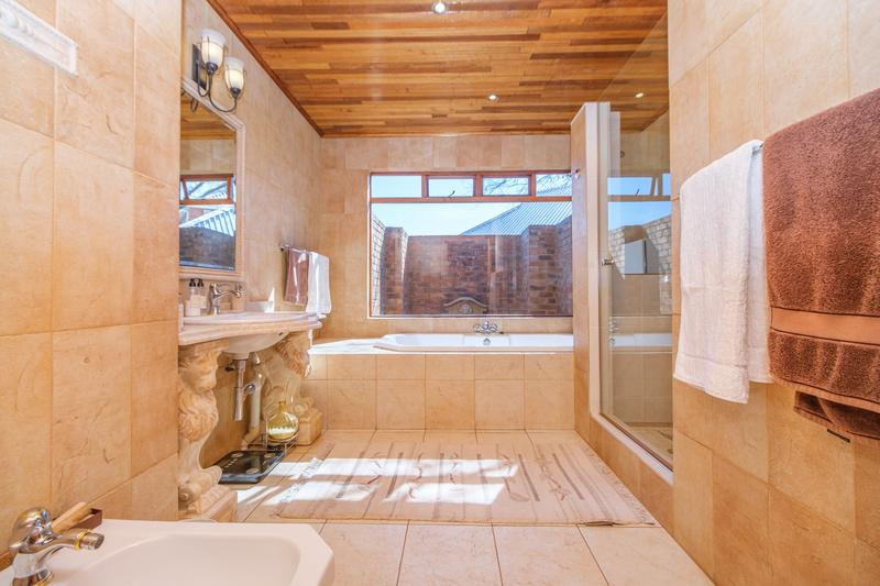 6 Bedroom Property for Sale in Ruimsig Gauteng