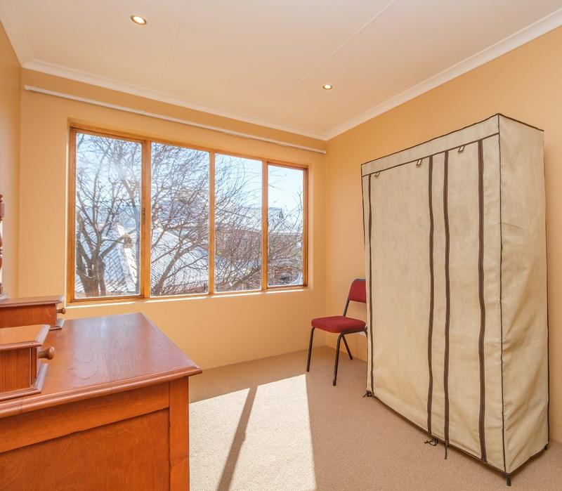 6 Bedroom Property for Sale in Ruimsig Gauteng