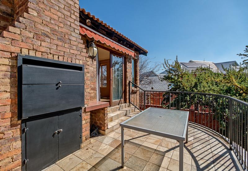 6 Bedroom Property for Sale in Ruimsig Gauteng