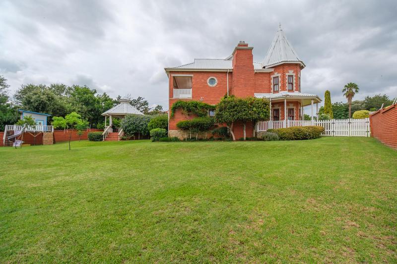 5 Bedroom Property for Sale in Ruimsig Gauteng