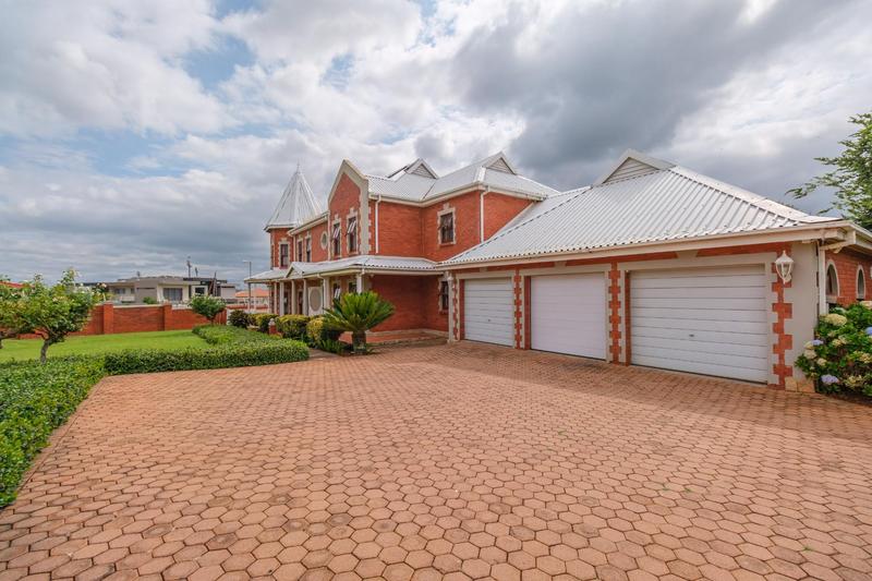 5 Bedroom Property for Sale in Ruimsig Gauteng