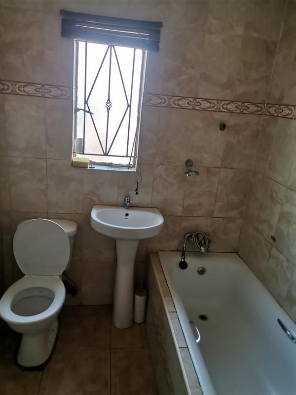 To Let 3 Bedroom Property for Rent in Protea Glen Gauteng
