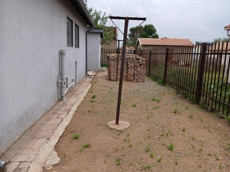 2 Bedroom Property for Sale in Magagula Heights Gauteng
