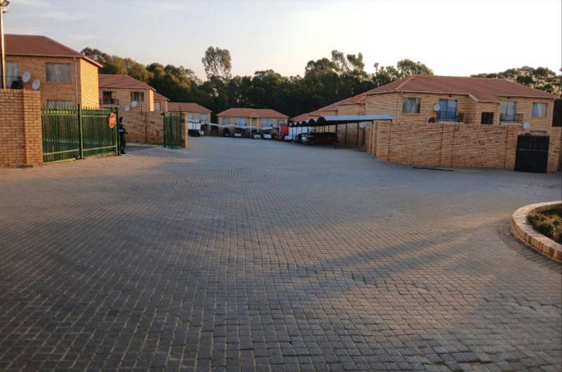 To Let 2 Bedroom Property for Rent in Green Hills Gauteng