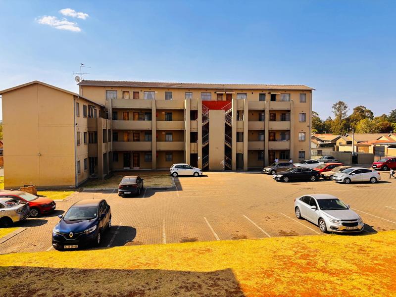 To Let 2 Bedroom Property for Rent in Fleurhof Gauteng