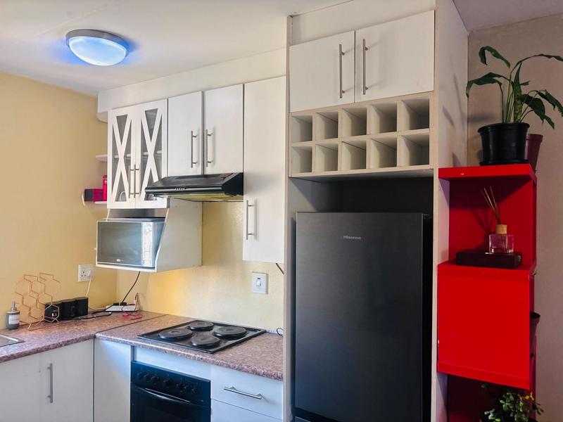 To Let 2 Bedroom Property for Rent in Fleurhof Gauteng