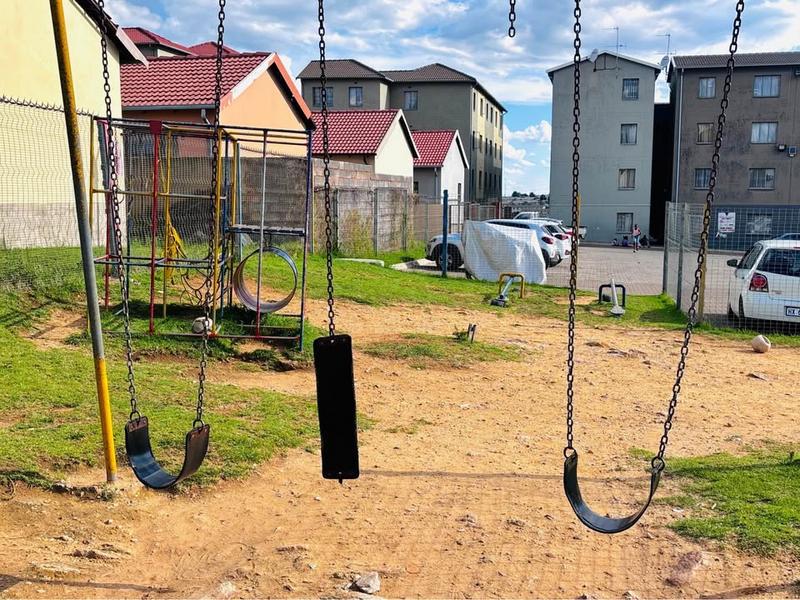 2 Bedroom Property for Sale in Fleurhof Gauteng