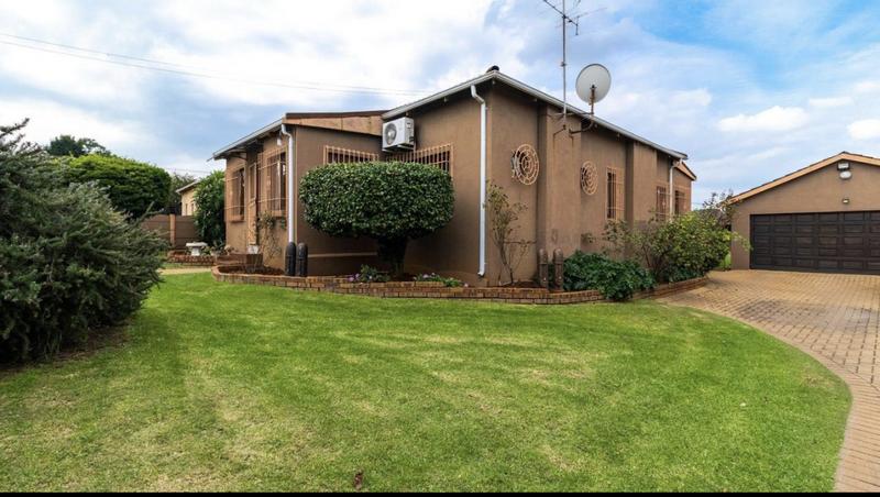 4 Bedroom Property for Sale in Primrose Gauteng
