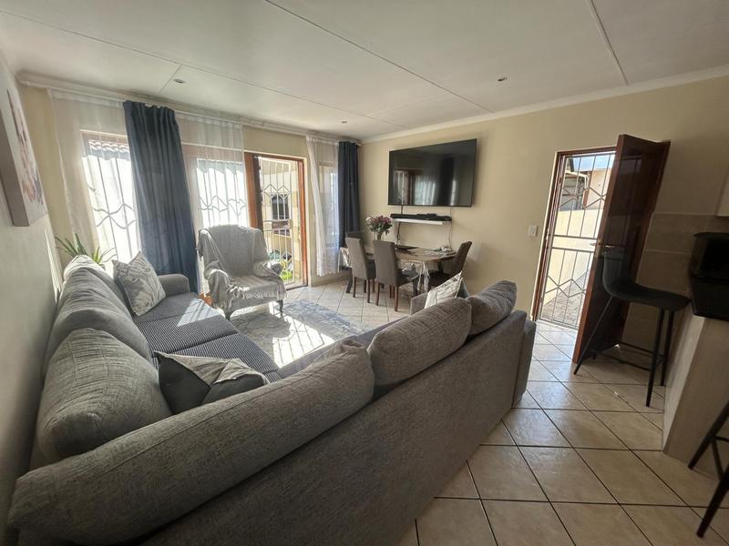To Let 3 Bedroom Property for Rent in The Reeds Gauteng