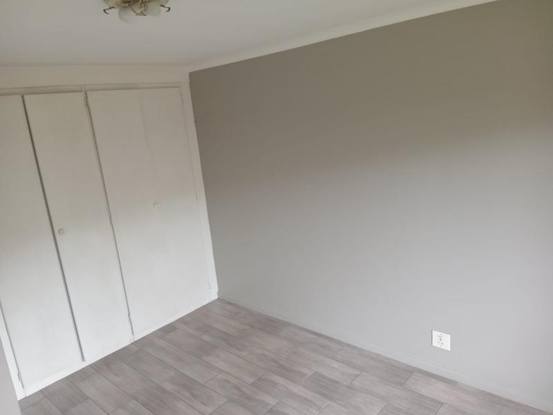 2 Bedroom Property for Sale in Rooihuiskraal North Gauteng