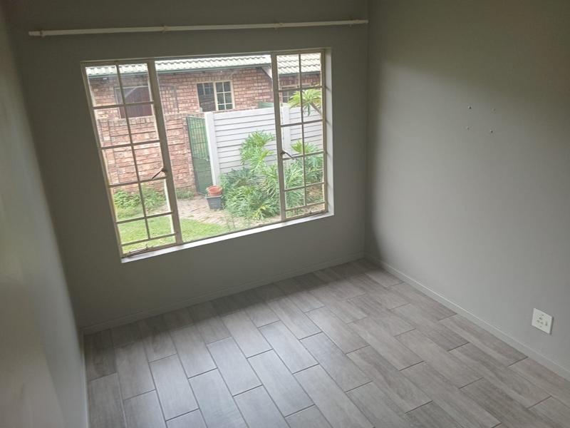 2 Bedroom Property for Sale in Rooihuiskraal North Gauteng