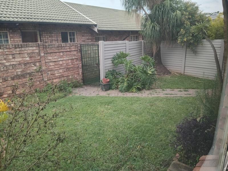 2 Bedroom Property for Sale in Rooihuiskraal North Gauteng