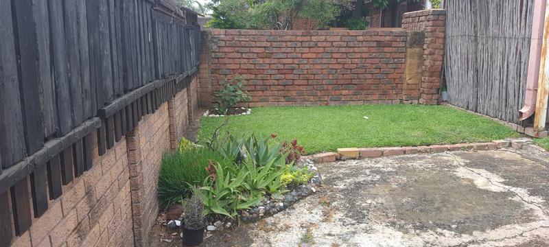2 Bedroom Property for Sale in Hermanstad Gauteng