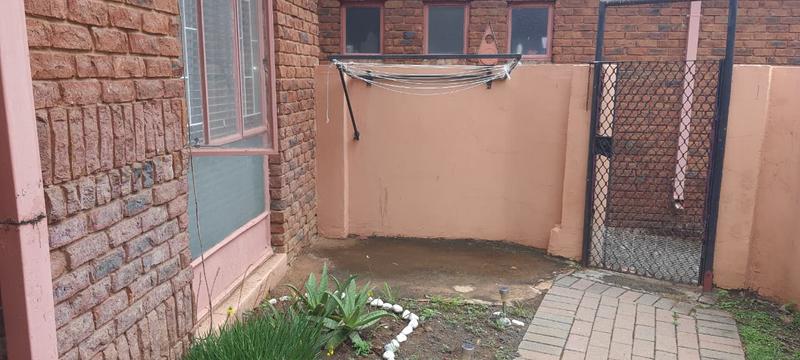 2 Bedroom Property for Sale in Hermanstad Gauteng