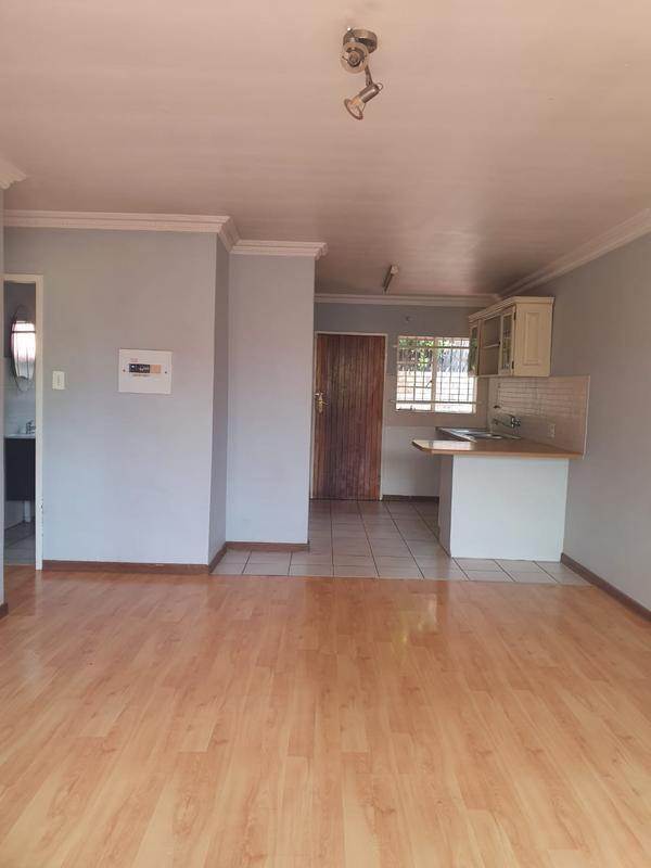To Let 2 Bedroom Property for Rent in Faerie Glen Gauteng