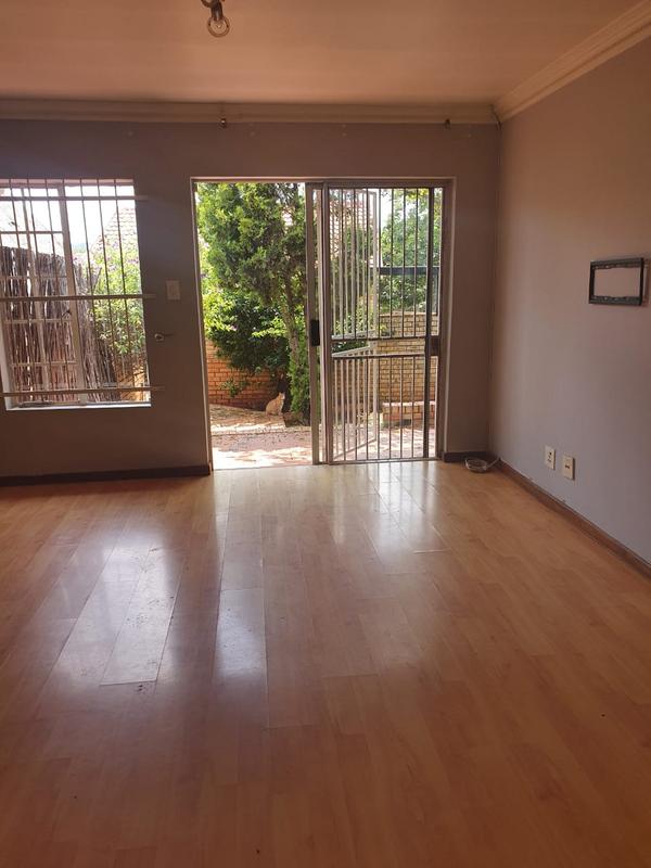 To Let 2 Bedroom Property for Rent in Faerie Glen Gauteng