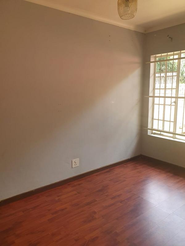 To Let 2 Bedroom Property for Rent in Faerie Glen Gauteng
