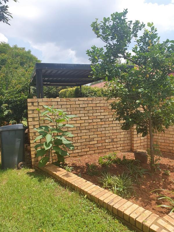 To Let 2 Bedroom Property for Rent in Faerie Glen Gauteng
