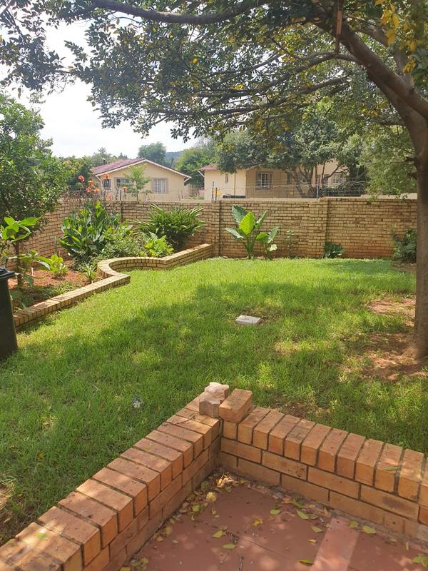 To Let 2 Bedroom Property for Rent in Faerie Glen Gauteng