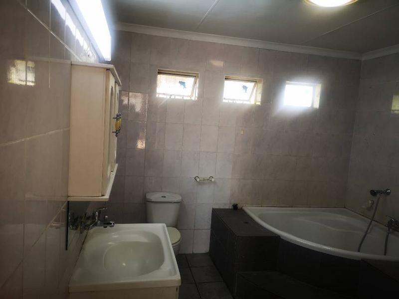 To Let 2 Bedroom Property for Rent in Birch Acres Gauteng