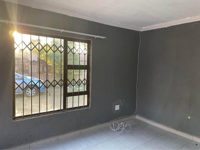 To Let 1 Bedroom Property for Rent in Clayville Gauteng