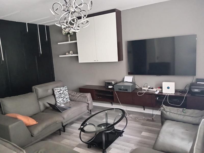 3 Bedroom Property for Sale in Corlett Gardens Gauteng