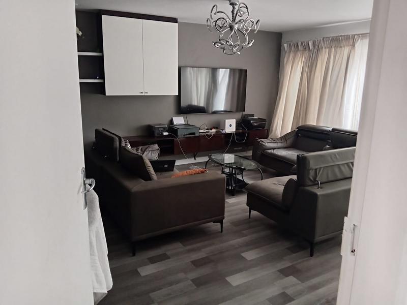 3 Bedroom Property for Sale in Corlett Gardens Gauteng