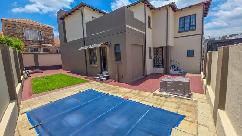 3 Bedroom Property for Sale in Radiokop Gauteng