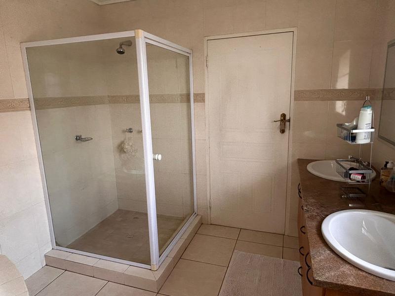 3 Bedroom Property for Sale in Lakefield Gauteng