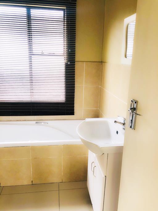 To Let 2 Bedroom Property for Rent in Weltevreden Park Gauteng