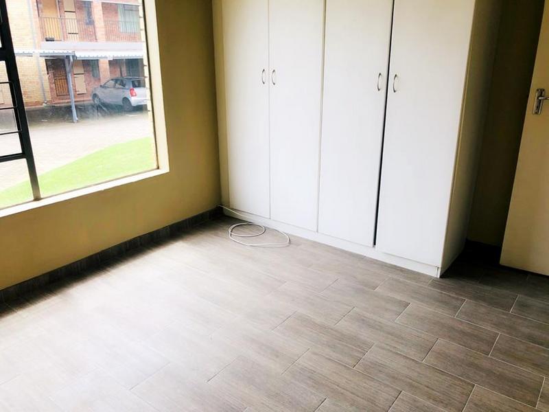 To Let 2 Bedroom Property for Rent in Weltevreden Park Gauteng