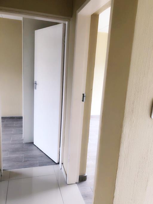 To Let 2 Bedroom Property for Rent in Weltevreden Park Gauteng