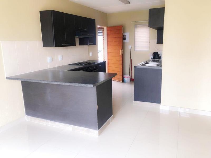 To Let 2 Bedroom Property for Rent in Weltevreden Park Gauteng