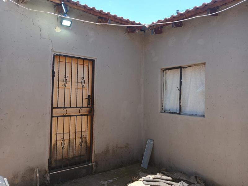 To Let 1 Bedroom Property for Rent in Lenasia Gauteng