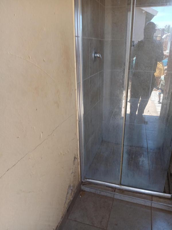 To Let 1 Bedroom Property for Rent in Lenasia Gauteng