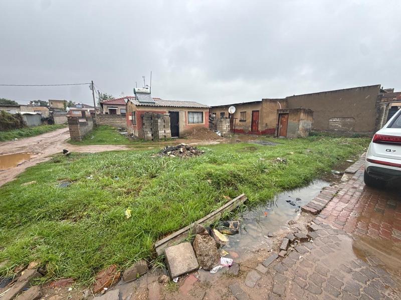 6 Bedroom Property for Sale in Kaalfontein Gauteng