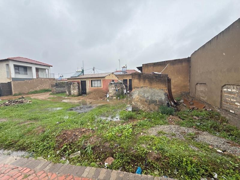 6 Bedroom Property for Sale in Kaalfontein Gauteng