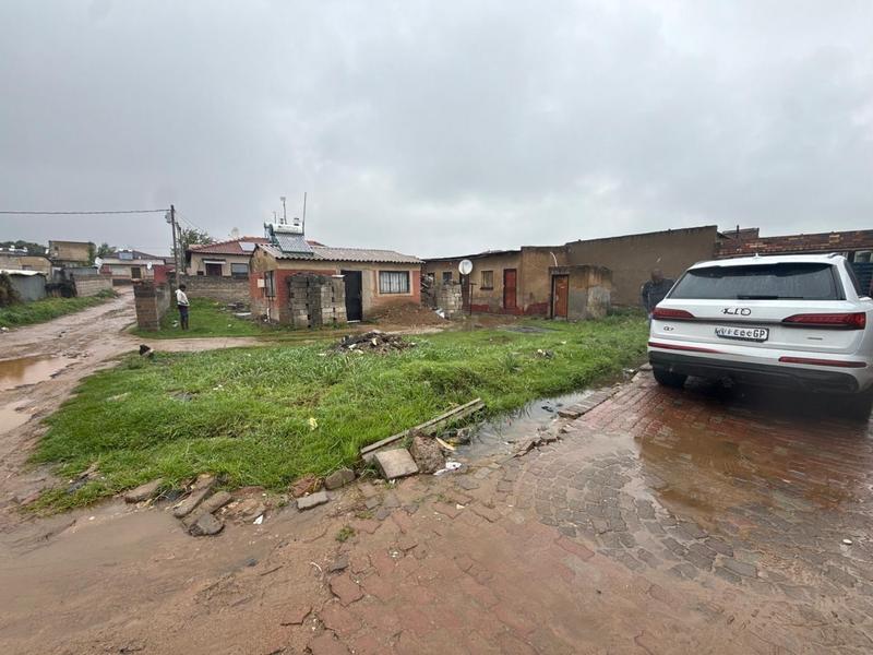 6 Bedroom Property for Sale in Kaalfontein Gauteng