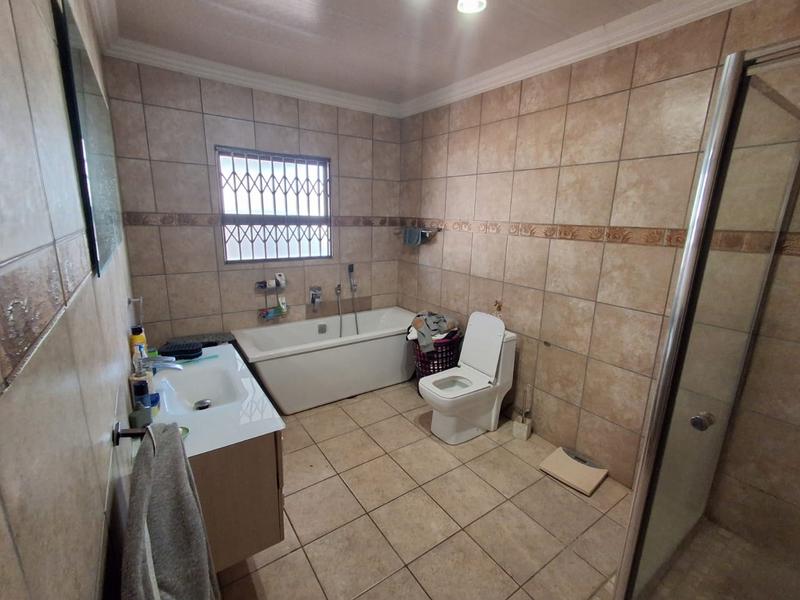 4 Bedroom Property for Sale in Dawn Park Gauteng