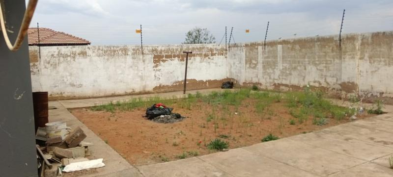 3 Bedroom Property for Sale in Protea Glen Gauteng