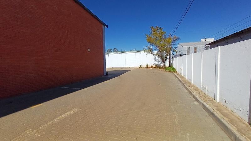 To Let commercial Property for Rent in Hennopspark Gauteng