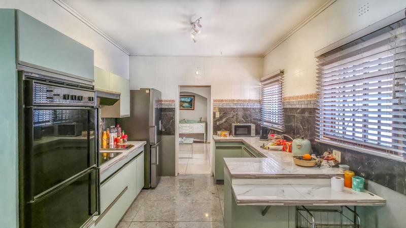 6 Bedroom Property for Sale in Bedfordview Gauteng