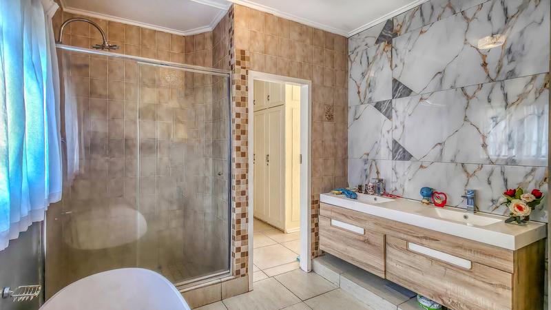 6 Bedroom Property for Sale in Bedfordview Gauteng