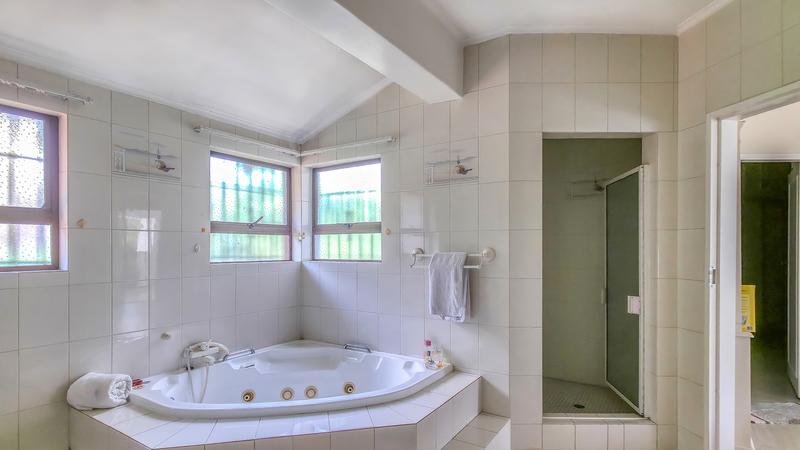 6 Bedroom Property for Sale in Bedfordview Gauteng