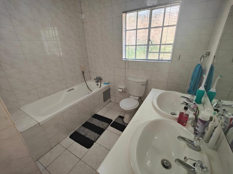 2 Bedroom Property for Sale in Northgate Gauteng