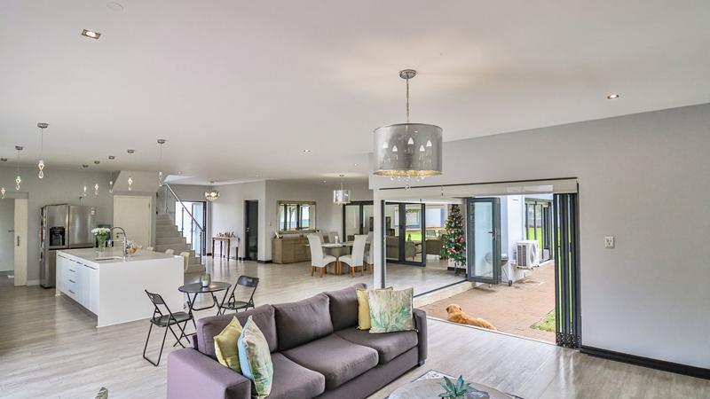 4 Bedroom Property for Sale in Midstream Ridge Gauteng