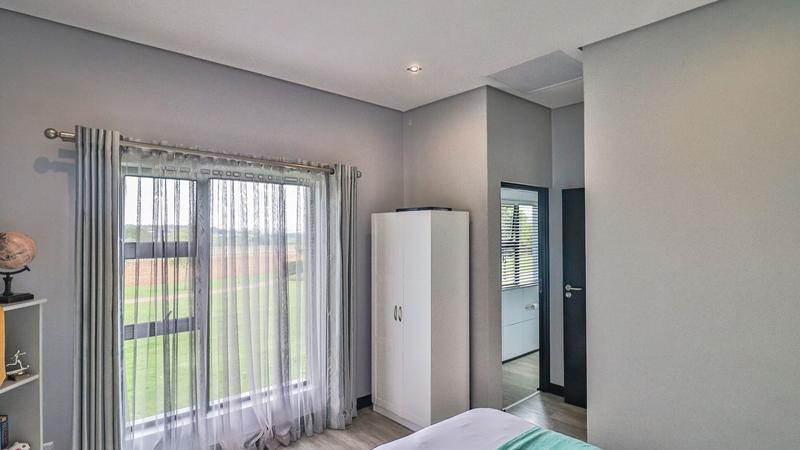 4 Bedroom Property for Sale in Midstream Ridge Gauteng